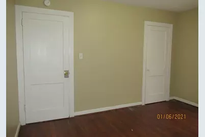 318 Circle Way Street, Lake Jackson, TX 77566 - Photo 4