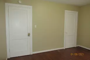 318 Circle Way St, Lake Jackson, TX 77566 - Photo 4