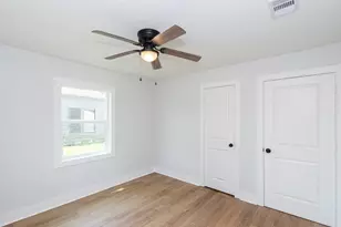 218 Evans St, Angleton, TX 77515 - Photo 26