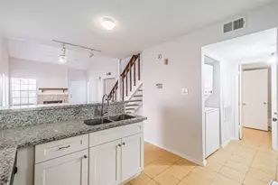 11983 Bob White Dr, Houston, TX 77035 - Photo 12