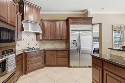 147 W Crystal Canyon Circle, The Woodlands, TX 77389 - Photo 16