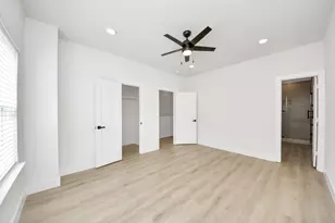 1316 W Willis St, Alvin, TX 77511 - Photo 22