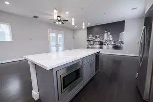 10806 Warwana Rd, Houston, TX 77043 - Photo 6