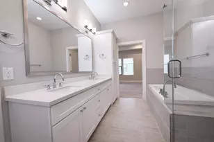 10806 Warwana Rd, Houston, TX 77043 - Photo 14
