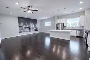 10806 Warwana Rd, Houston, TX 77043 - Photo 2