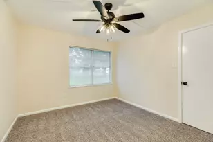 902 Brockman St, Sweeny, TX 77480 - Photo 22