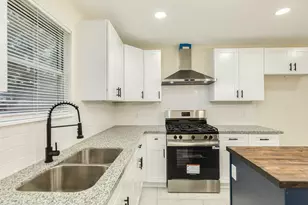 902 Brockman St, Sweeny, TX 77480 - Photo 4