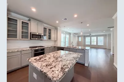 10707 Centre Forest Drive, Houston, TX 77043 - Photo 8