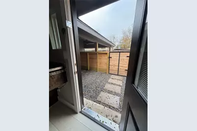 430 B N Hutcheson Street, Houston, TX 77003 - Photo 4