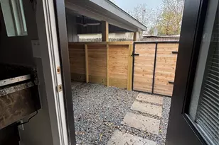 430 B N Hutcheson St, Houston, TX 77003 - Photo 4