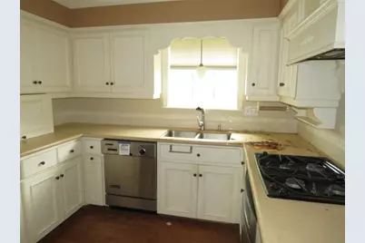 101 Rose Trail, Lake Jackson, TX 77566 - Photo 6