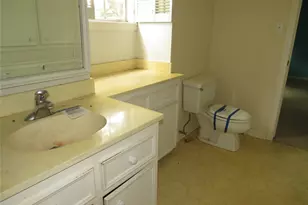 101 Rose Trail, Lake Jackson, TX 77566 - Photo 16
