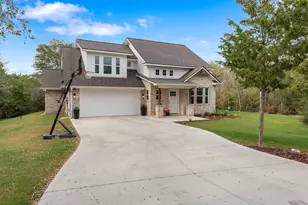 11132 Forest Dr, College Station, TX 77845 - Photo 2
