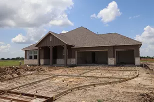 12406 Old Fashion Cir, Mont Belvieu, TX 77535 - Photo 2