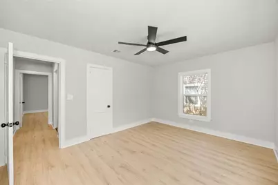 805 E Tom Green Street, Brenham, TX 77833 - Photo 14