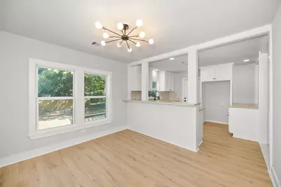 805 E Tom Green Street, Brenham, TX 77833 - Photo 12