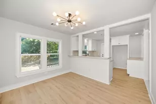 805 E Tom Green St, Brenham, TX 77833 - Photo 12