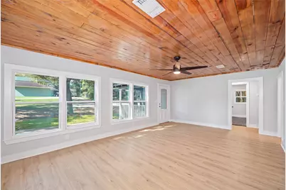 805 E Tom Green Street, Brenham, TX 77833 - Photo 2