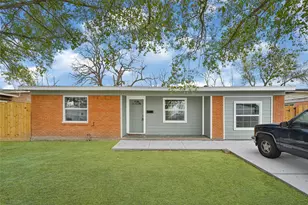 8526 Vennard Rd, Houston, TX 77034 - Photo 2