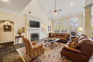 1214 Gray Moss Ln, Houston, TX 77055 - Photo 10