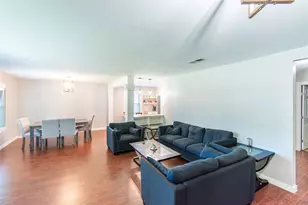 9619 Highmeadow Dr, Houston, TX 77063 - Photo 8