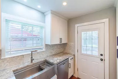 9619 Highmeadow Drive, Houston, TX 77063 - Photo 14