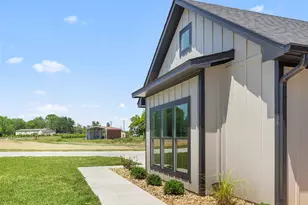 103 Pueblo Dr, Caldwell, TX 77836 - Photo 2