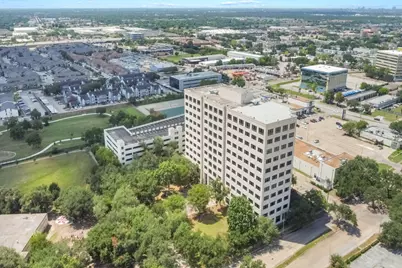 9800 Centre Parkway #1004, Houston, TX 77036 - Photo 14