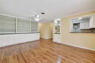 909 Silber Rd, Houston, TX 77024 - Photo 6