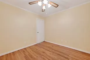 909 Silber Rd, Houston, TX 77024 - Photo 18