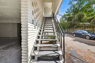 909 Silber Rd, Houston, TX 77024 - Photo 2