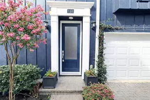 737 Bringhurst St, Houston, TX 77020 - Photo 2