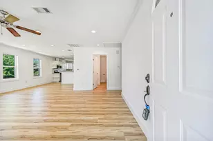 4924 Austin Dr, Galveston, TX 77551 - Photo 14