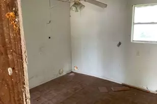 1208 W 10th St, Freeport, TX 77541 - Photo 8
