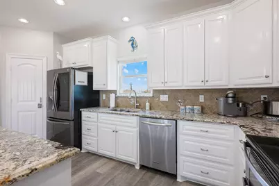 956 Biscayne, Crystal Beach, TX 77650 - Photo 16