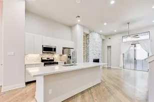 2004 Blodgett St, Houston, TX 77004 - Photo 4