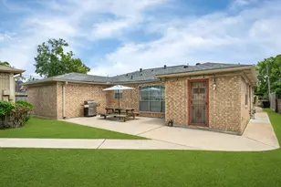 740 Post St, Houston, TX 77022 - Photo 24
