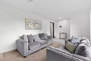 740 Post St, Houston, TX 77022 - Photo 8