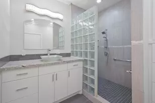 5110 Contour Pl, Houston, TX 77096 - Photo 10