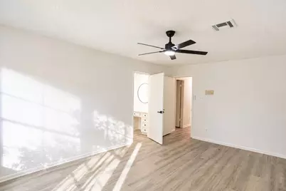 10710 Sandy Shoals Drive, Houston, TX 77071 - Photo 20