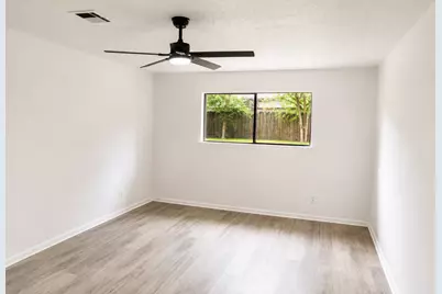10710 Sandy Shoals Drive, Houston, TX 77071 - Photo 16