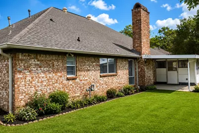 10710 Sandy Shoals Drive, Houston, TX 77071 - Photo 4