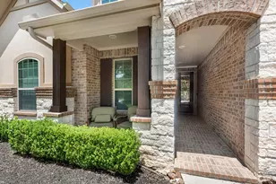 14 Larchfield Ct, Tomball, TX 77375 - Photo 2