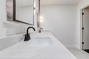 9219 Timberside Dr, Houston, TX 77025 - Photo 36