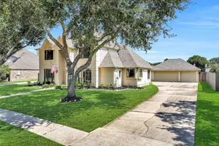 2505 Sarasota Dr, Friendswood, TX 77546 - Photo 2