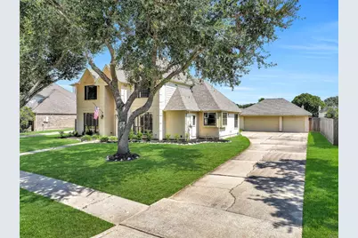 2505 Sarasota Drive, Friendswood, TX 77546 - Photo 2