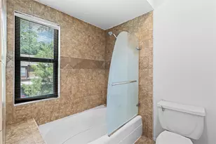 11711 Memorial Dr, Houston, TX 77024 - Photo 20