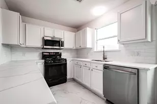 4435 Crossvine Ave, Baytown, TX 77521 - Photo 6
