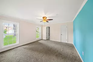 7714 Pecanwood St, Hitchcock, TX 77563 - Photo 16