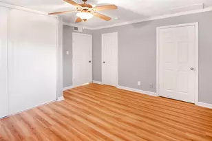 211 W F St, La Porte, TX 77571 - Photo 12
